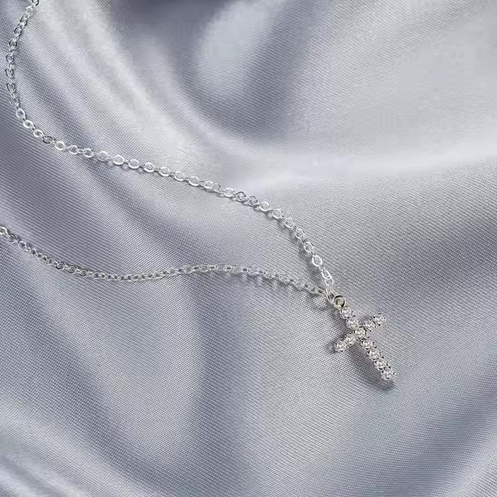Ogrlica Small Cross - Srebrna